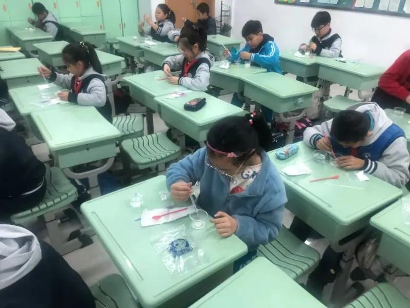 小学有特点的社团活动课,胶州市第六实验小学运动会