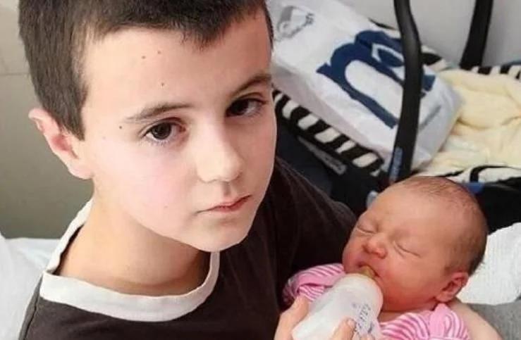 吉尼斯世界之最：因偷尝*果禁**，成为世界最年轻爸爸，走上人生巅峰