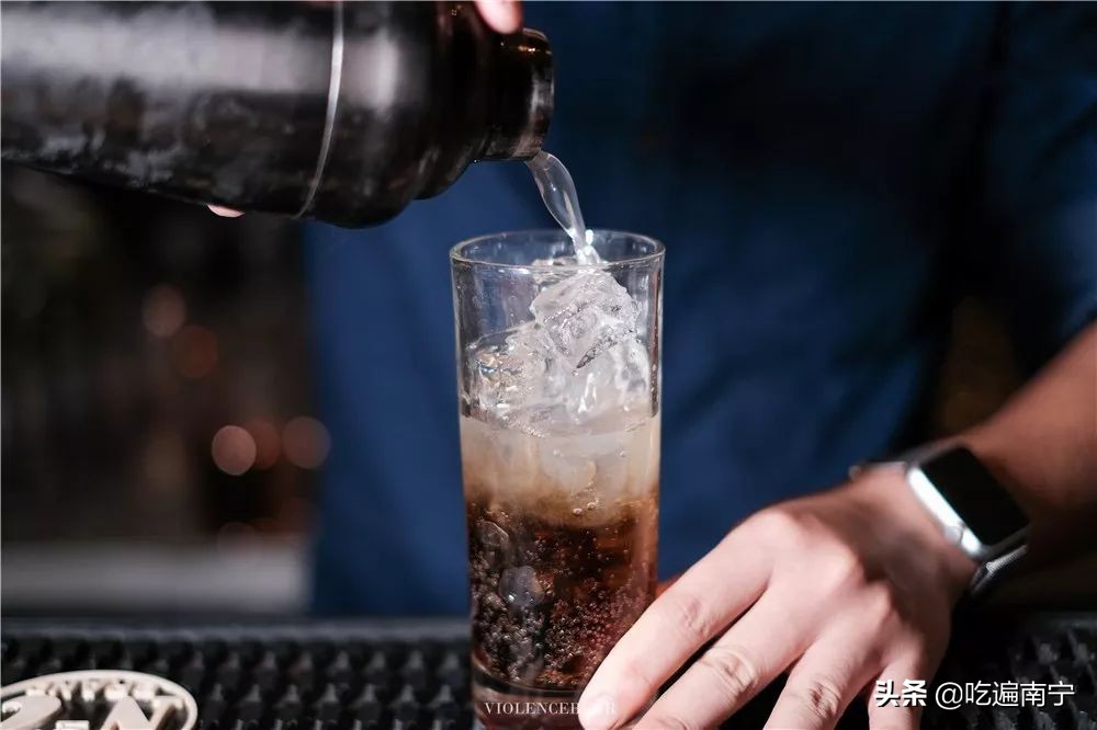 在南宁一家很出名的酒吧,南宁外国人开的酒吧