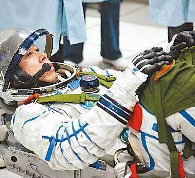 人类的本能反应如：打嗝放屁，在太空中可能都会引发致命灾难？