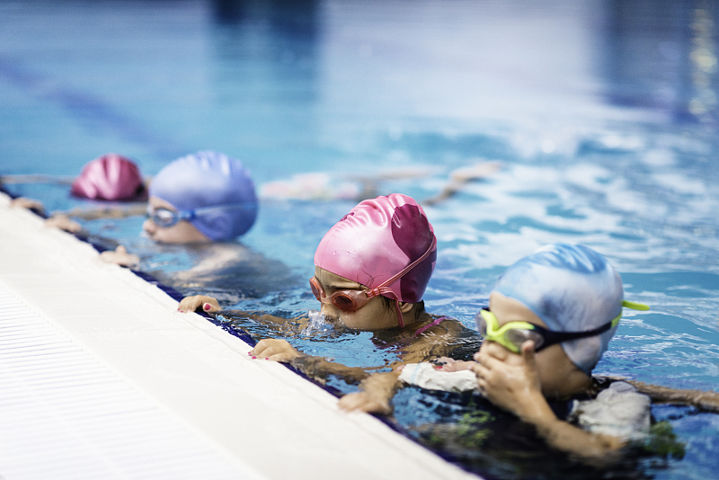 新手如何学潜水简单几步快速学会,新手潜水如何在水中换气