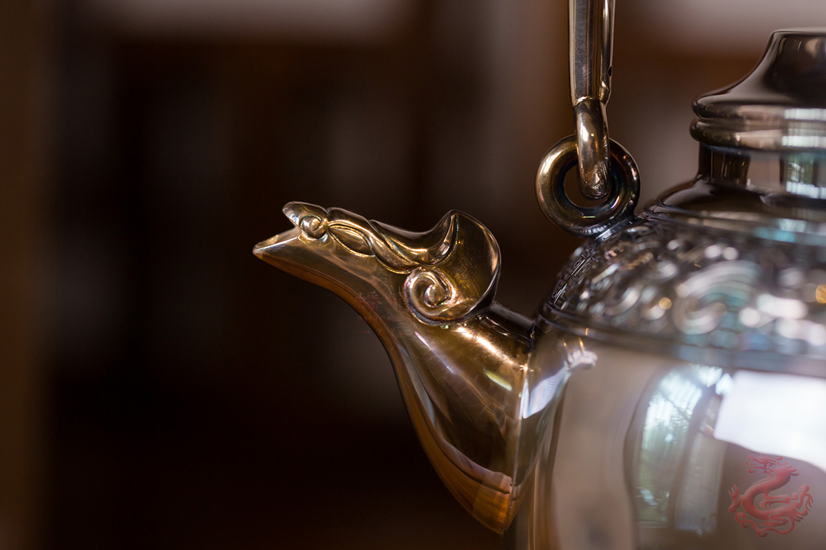 喝茶的人为什么都要有一把银壶,喝茶要银壶吗