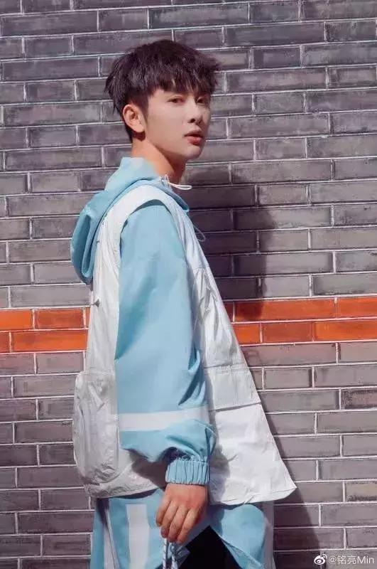 这档节目后，我们夸奖一首歌好听的方式，或许能变多了