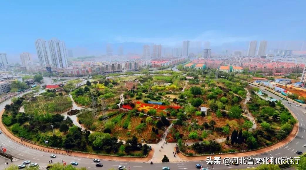 爱家乡游河北发现身边的美|披着初夏的清风，踏着热闹的浪，在五月的秦皇岛玩出新花样~