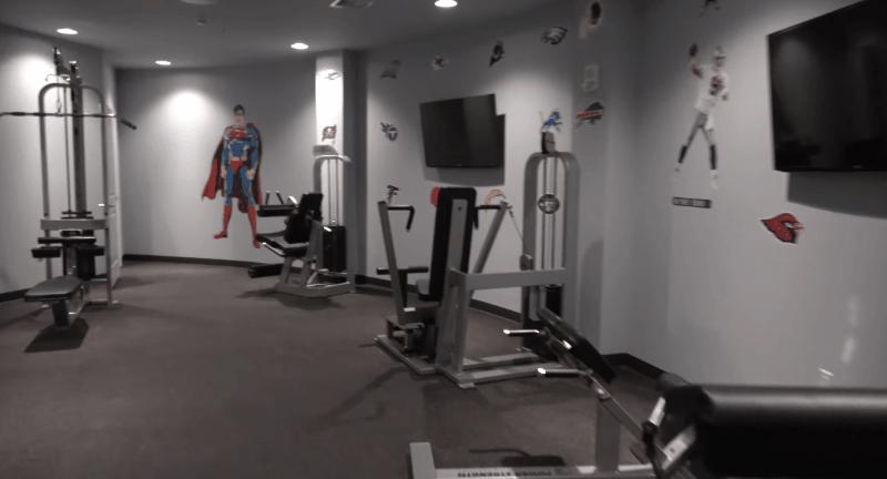 世界末日避难所内景,美国末日避难所建造电影