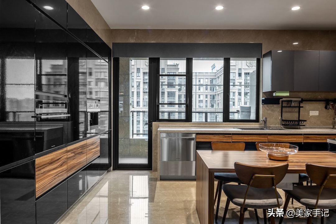 高级黑白灰风格小户型,三室一厅黑白灰装修效果中户