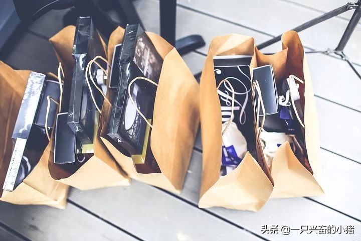 走心朋友圈文案抓住客户的注意力,努力吸引客户翻朋友圈的文案