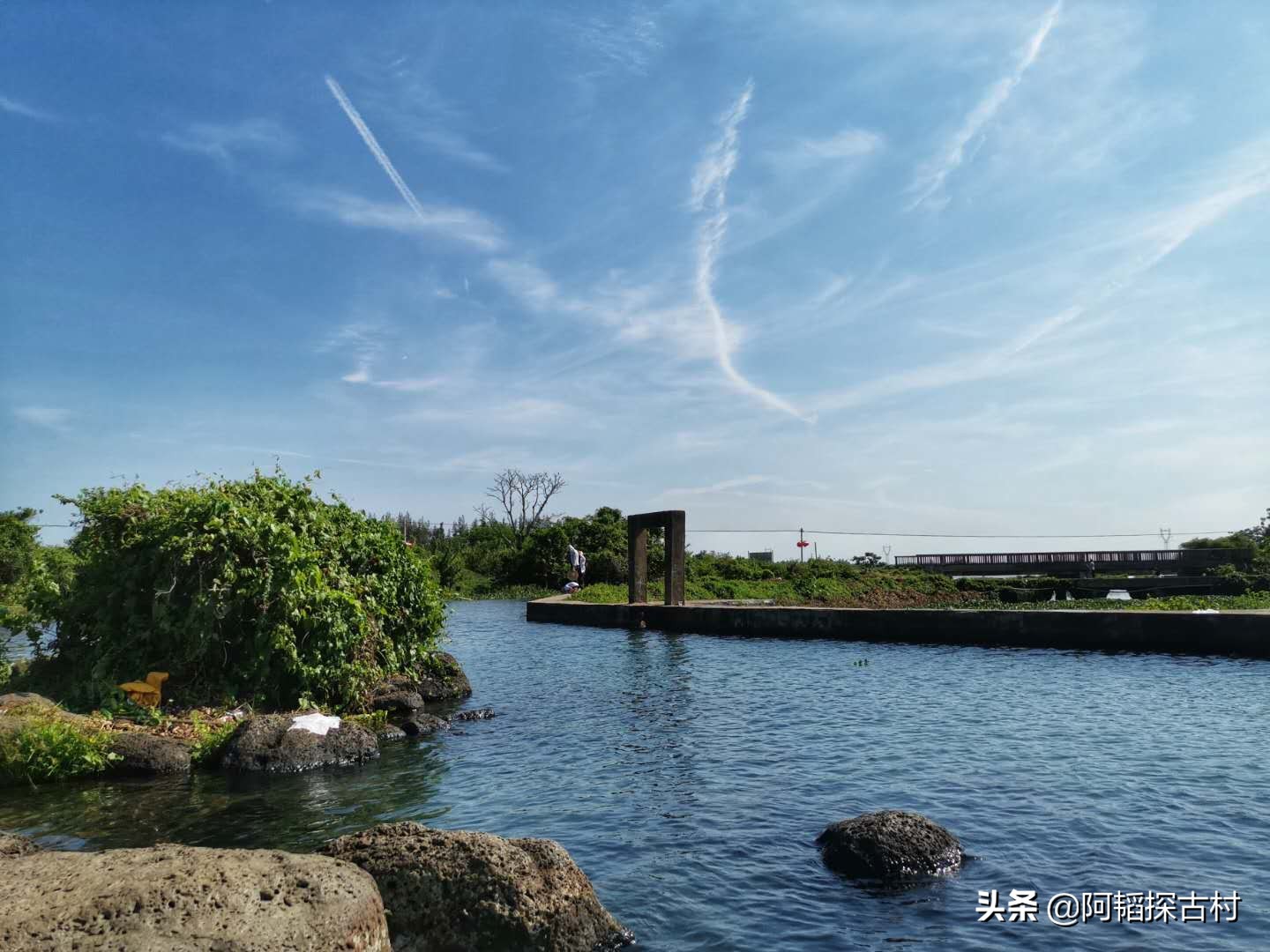 天然泉水石缝,大自然冷泉