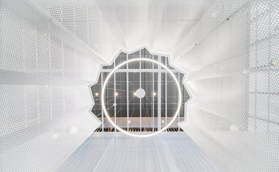 开在上海商场里的咖啡馆，用店面造型让月销量猛冲