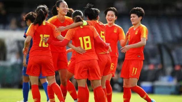 看行动，别嚷嚷！中国足球喊口号没用，撸起袖子，你就加油干吧！