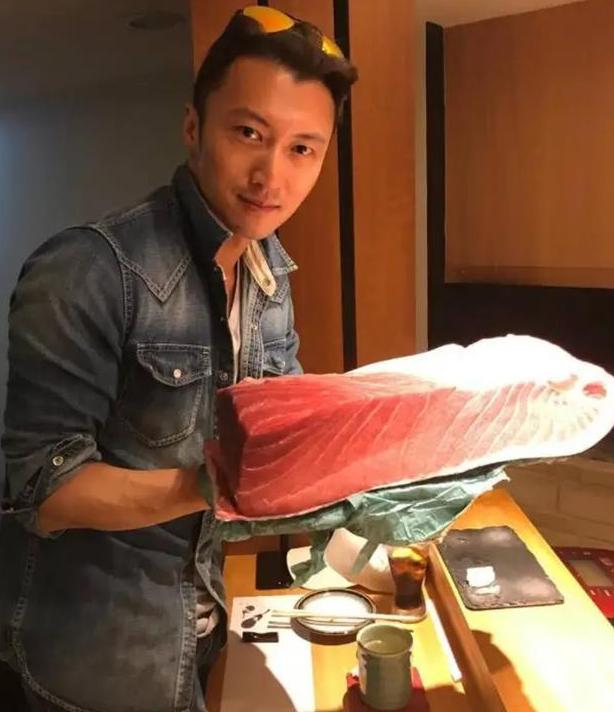 谢霆锋王菲恩爱瞬间,谢霆锋王菲秀恩爱光明正大