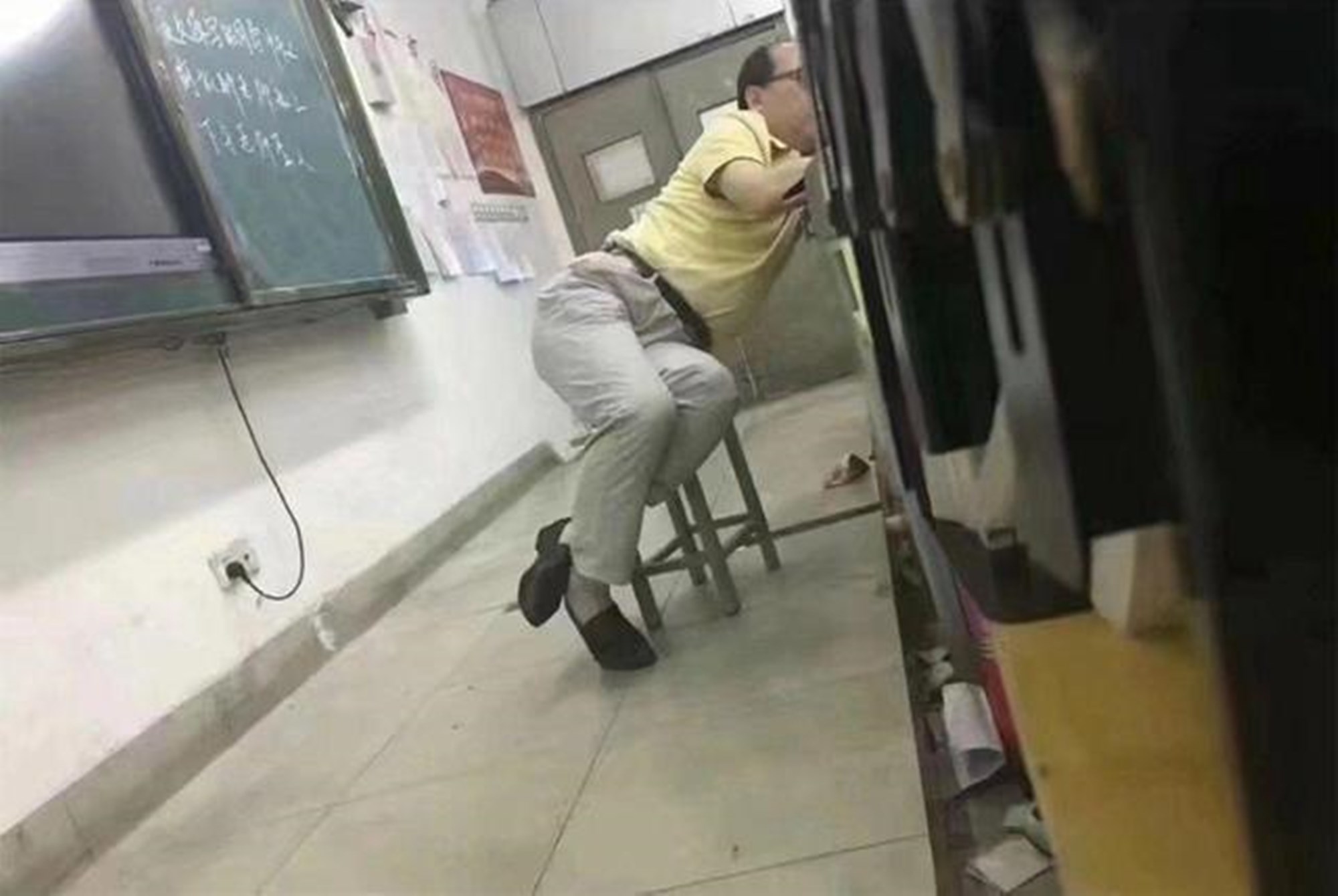 备注英语老师谐音梗,各科老师备注谐音梗