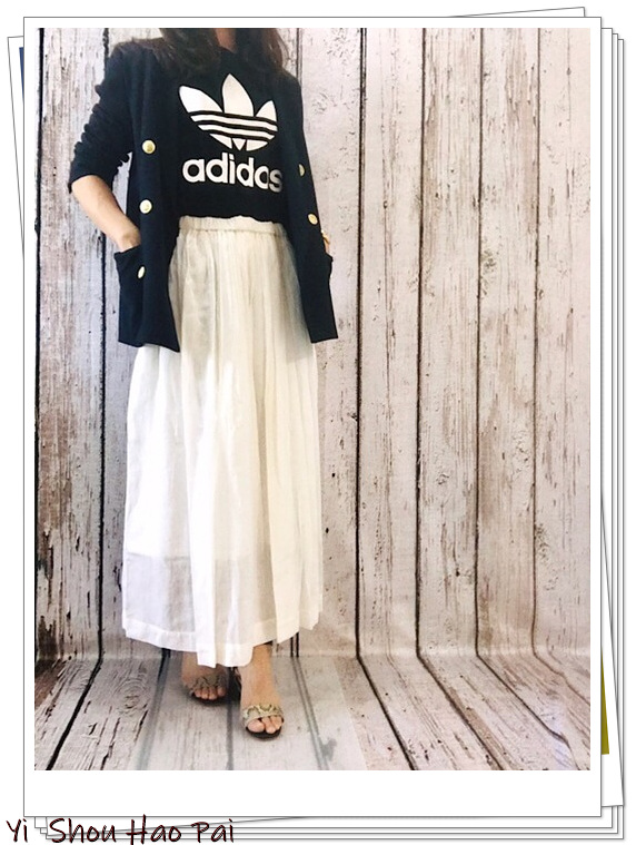 Adidas的单品怎么搭？日本时尚女人的运动风穿搭示范，时髦吸睛