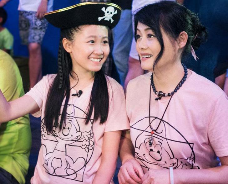 她因失恋差点想不开，从演出费一天40，到后来登台春晚