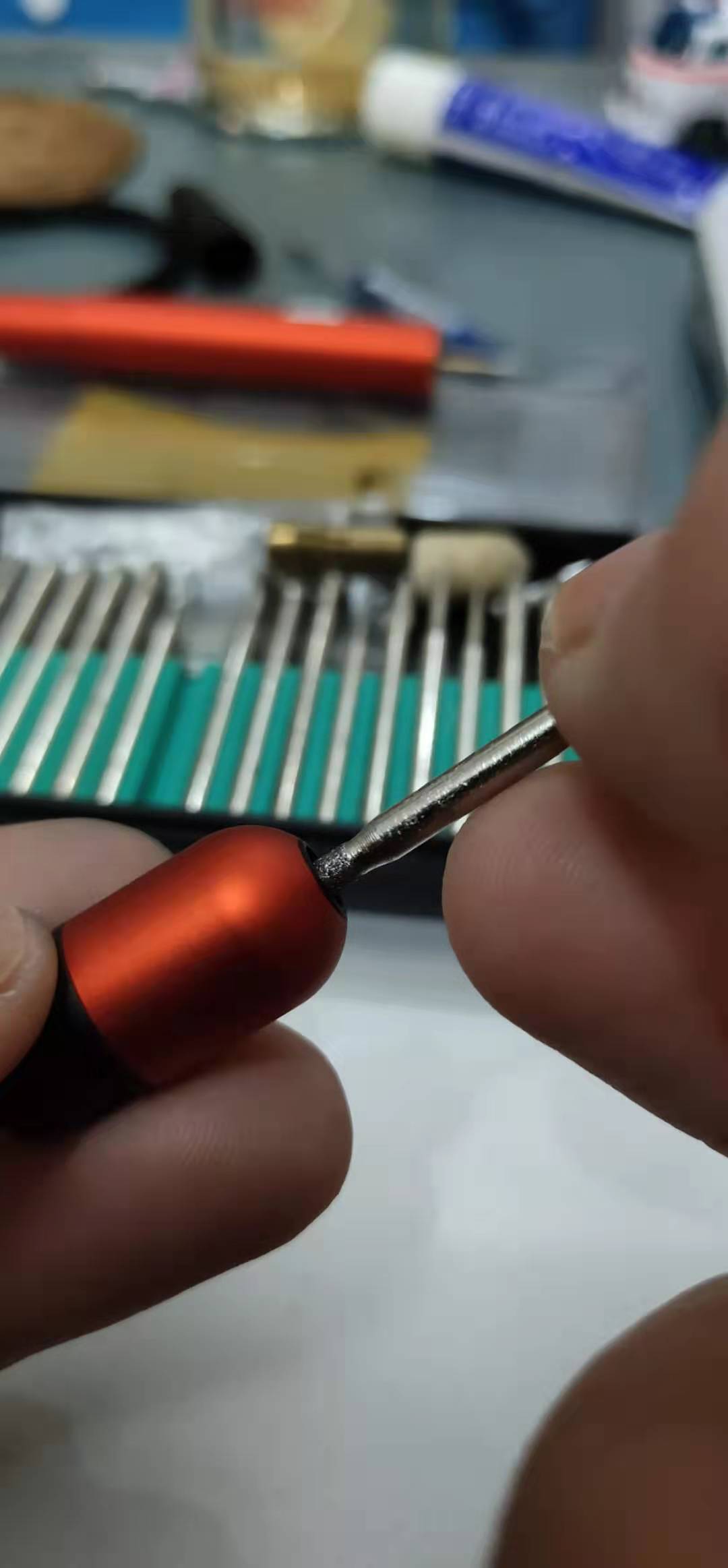 lamy中性笔换笔芯,lamy笔芯怎么换