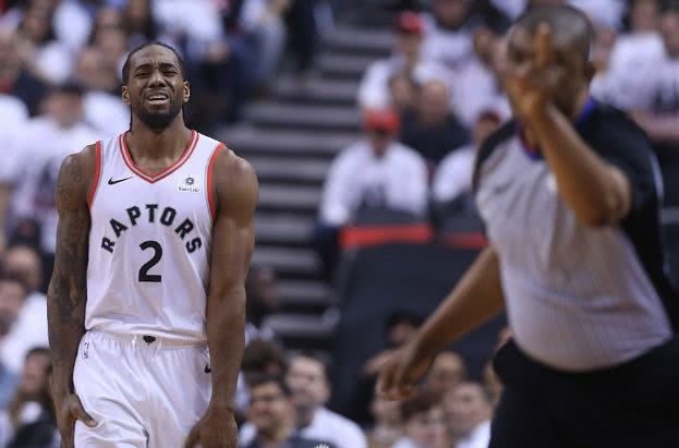 小卡抢七压哨绝杀76人,小卡绝杀76人小卡采访