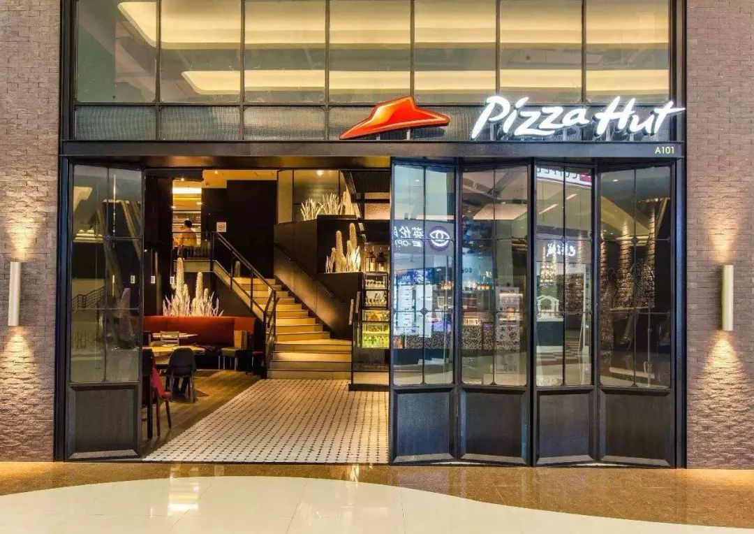 披萨之王必胜客全球关店500家，它的“凉凉”之路