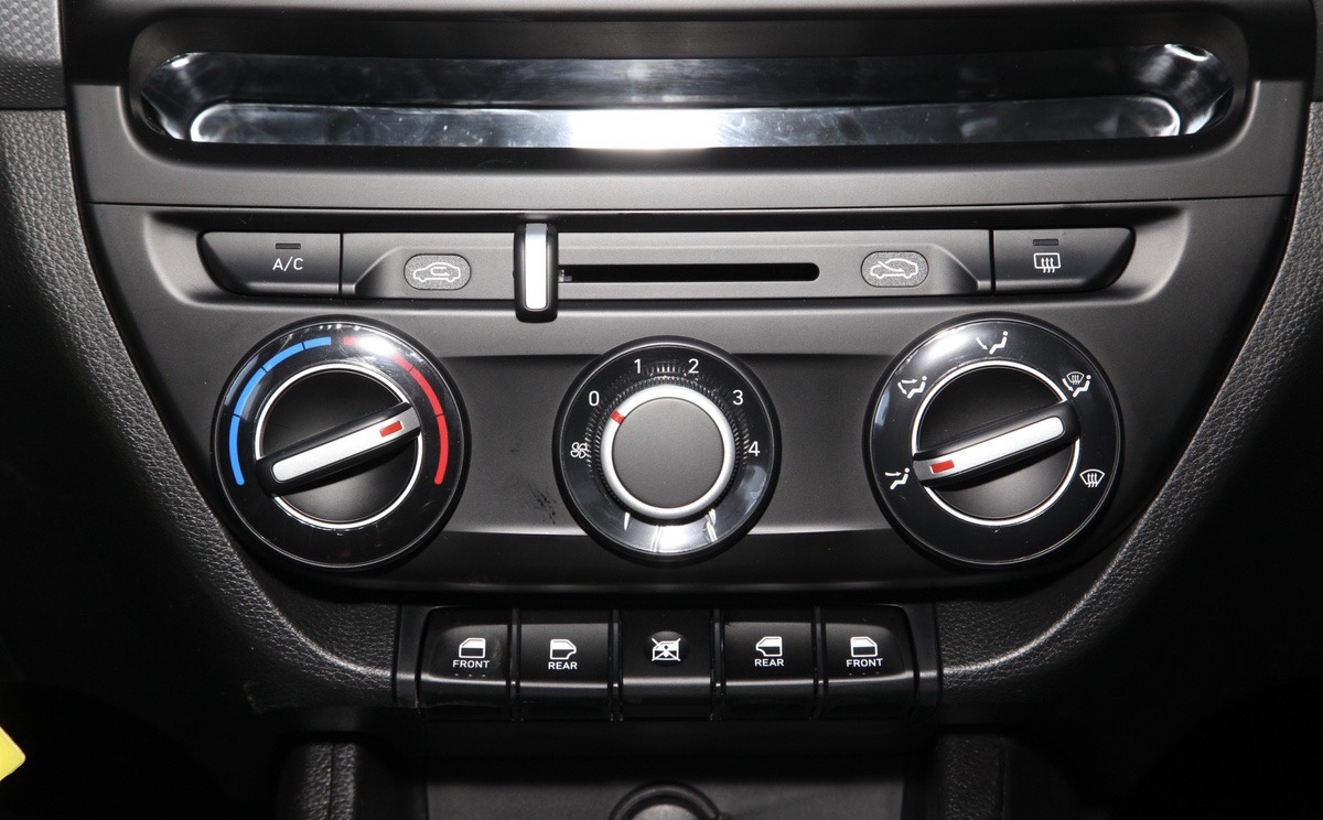 4.99万瑞纳,2023款瑞纳新车落地