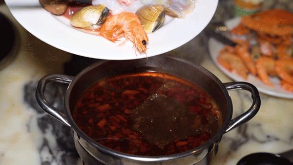 母亲节可用！波龙+进口海鲜+BBQ+火锅畅吃！酒水畅饮！全周通用