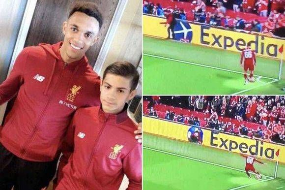 小球童捡球,热刺和小球童一球成名