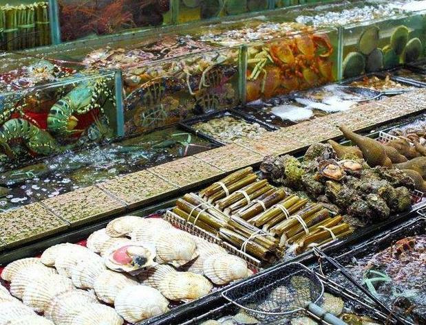 买螃蟹别瞎拿，牢记5个妙招，买的螃蟹个个膏满肉肥，不花冤枉钱