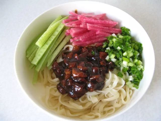 中国最著名十大小吃街及特点美食,中国夜市十大小吃街排行榜