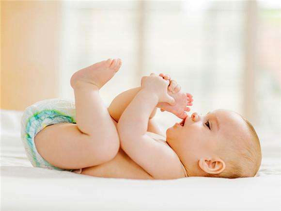 怎么判断宝宝腿型是否正常,宝宝腿型什么时候干预