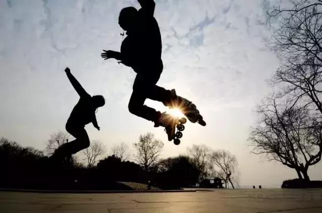 潍坊哪有轮滑场,炫酷轮滑场