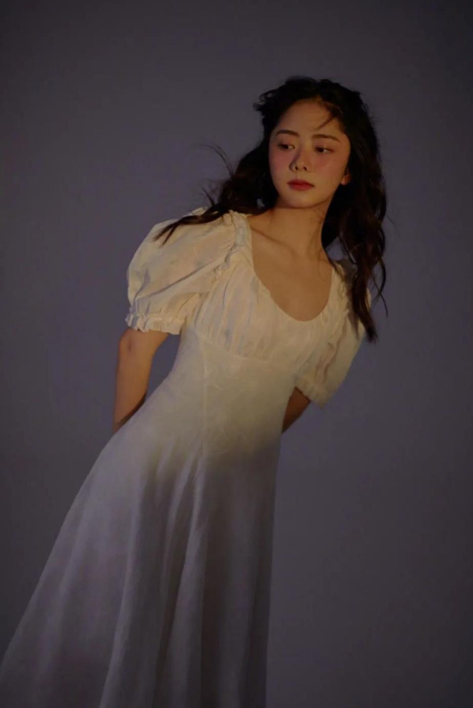 适合30-40岁圆脸减龄扎发,锁骨发型女怎么扎圆脸减龄