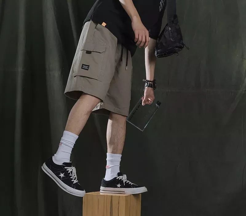 170男生短裤穿搭公式,矮的男生怎么穿短裤才好看