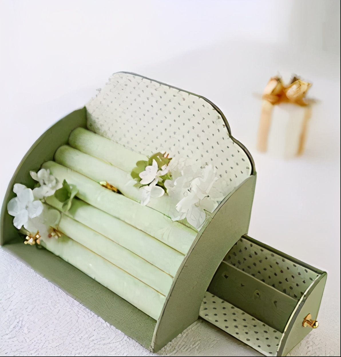 废旧纸板制作收纳盒教程,纸板自制墙壁收纳盒