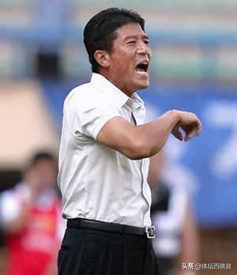 他是恒大队史脾气最暴球员，不满教练直接砸玻璃，34岁仍踢巴甲