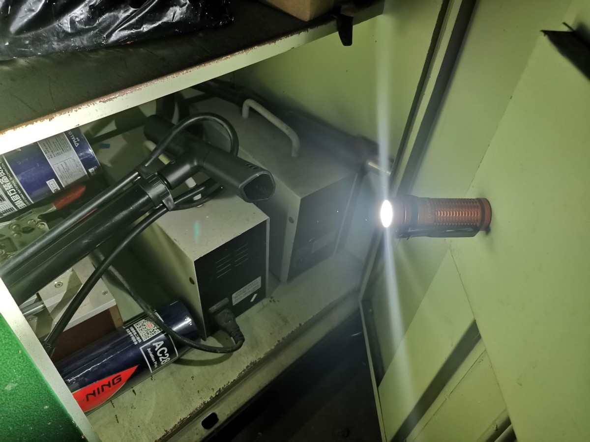 baton手电筒测评,傲雷baton3强光手电体验