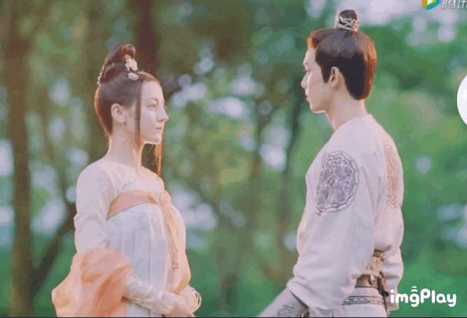 偶像剧甜蜜吻戏,现在偶像剧的吻戏是真吻吗