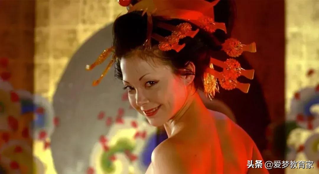 亚洲最狂野女导演，一年出3部新片，半个演艺圈为她站台