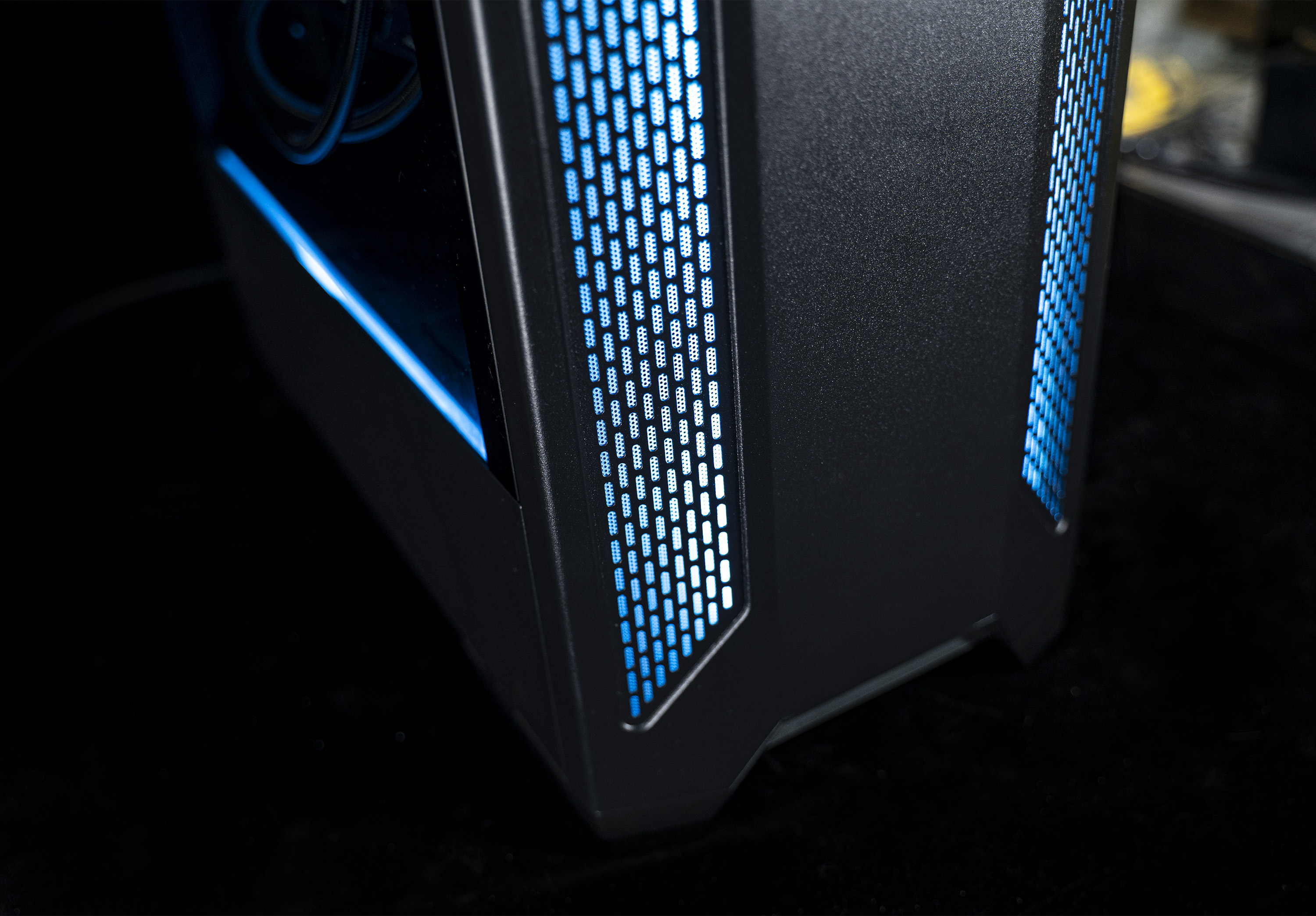 联力鬼斧机箱装机配件推荐,联力鬼斧机箱安装视频