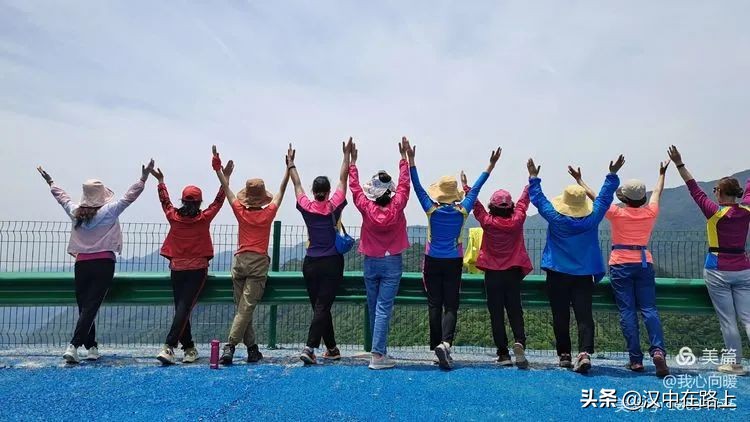 汉中圈子崖天坑,汉中镇巴圈子崖天坑旅游攻略