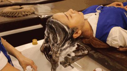 为什么经常洗头还是很多头皮屑,每天洗头为什么头皮屑还是很多