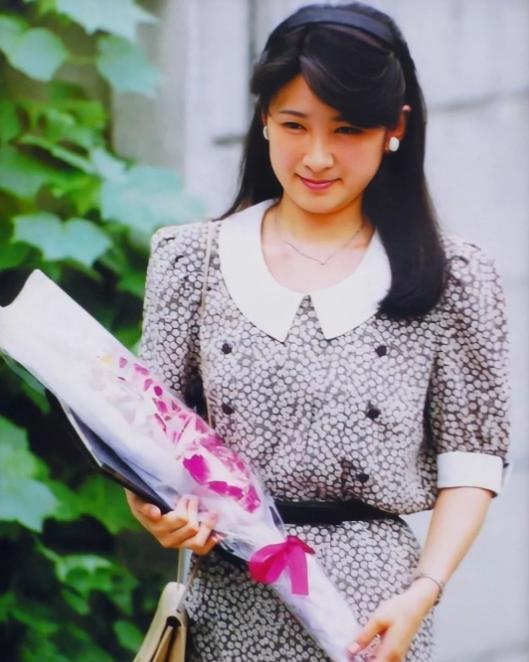 丹凤眼不丹公主图片,揭秘不丹王国最美公主