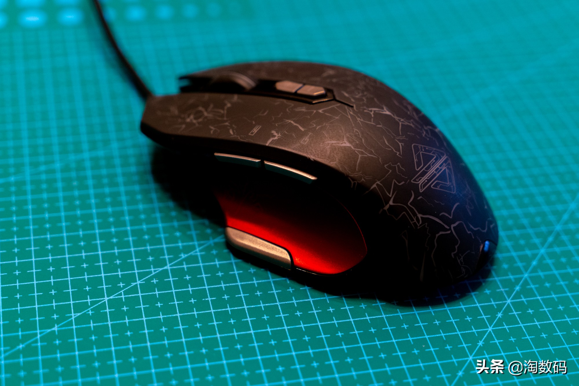 仅￥69元：PUBG固件级优化+1680万色RGB灯效+9键多模+赛车设计感