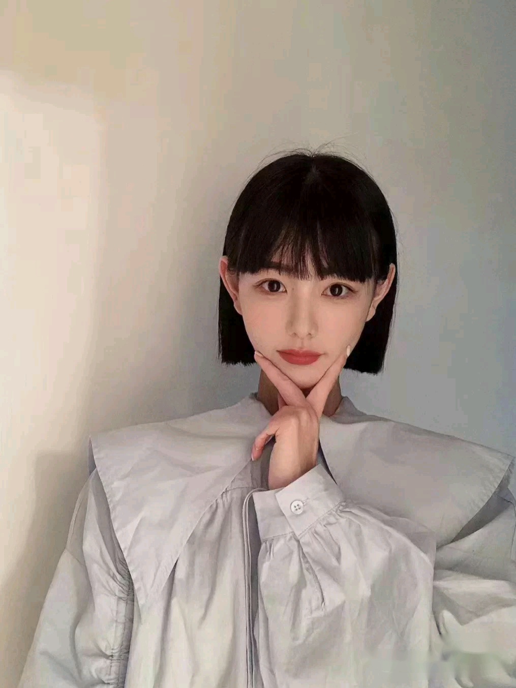 2019圆大脸短发发型图片女生减龄,大脸方脸圆脸短发适合什么刘海