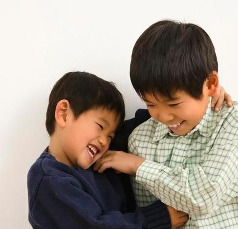 无臂少年彭超个人资料,无臂男孩彭超现状