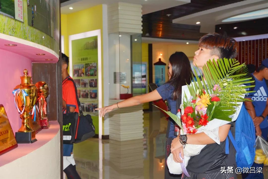 相约孝中足球场，共建两岸友谊桥——“走进山西，感受...