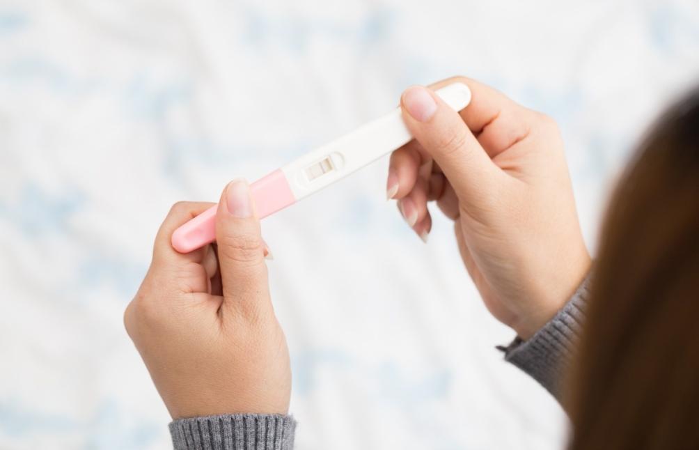 25岁女子怀孕8个月被查出肿瘤,23岁女孩被确诊宫颈癌完整版