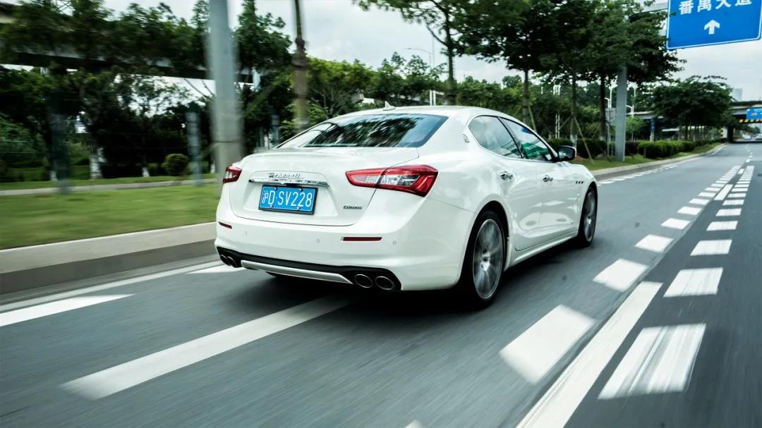 实拍感受真正豪车玛莎拉蒂ghibli,海王座驾玛莎拉蒂ghibli