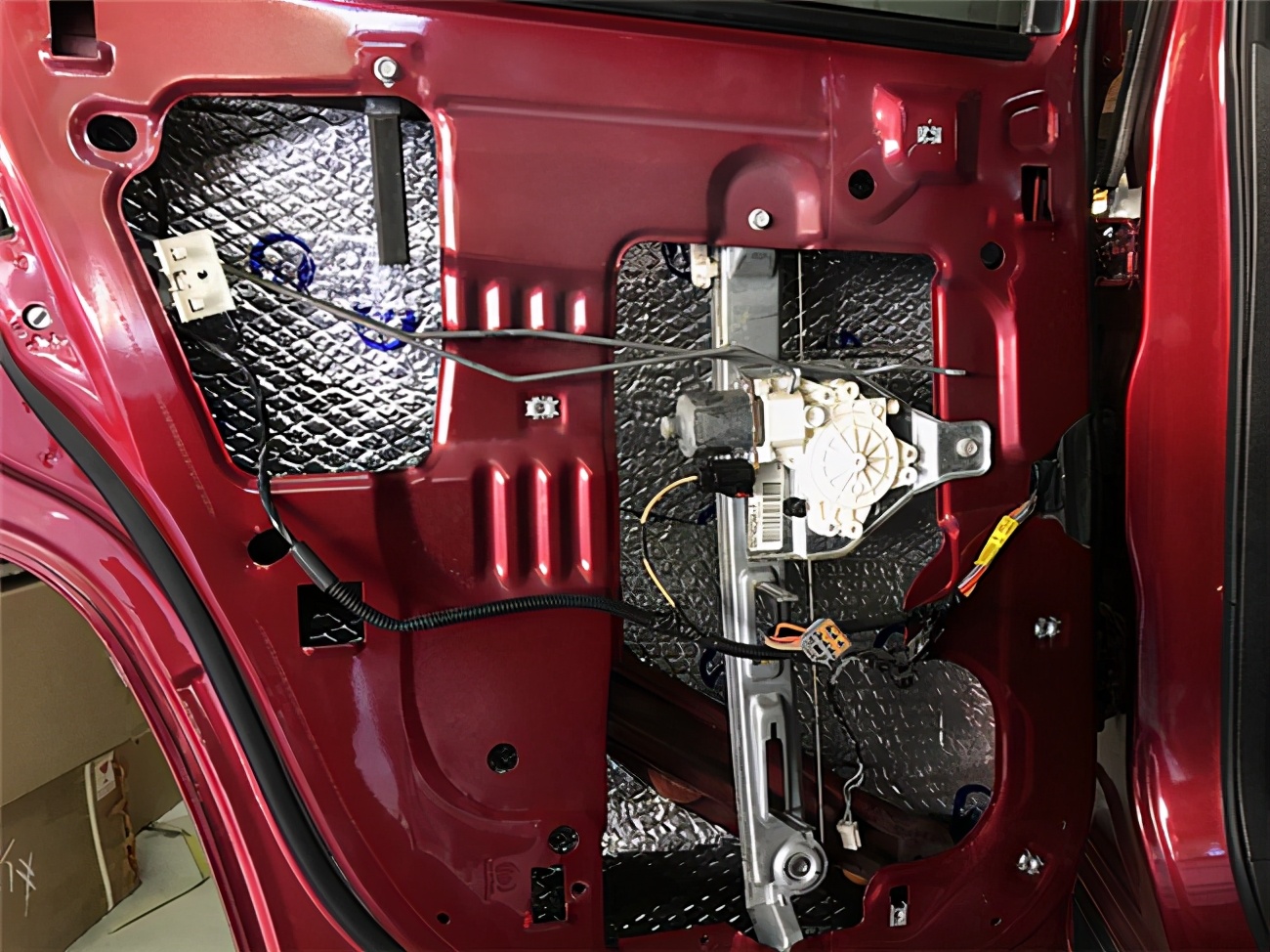 自由安静梅州车乐汇吉普自由光汽车改装STP隔音