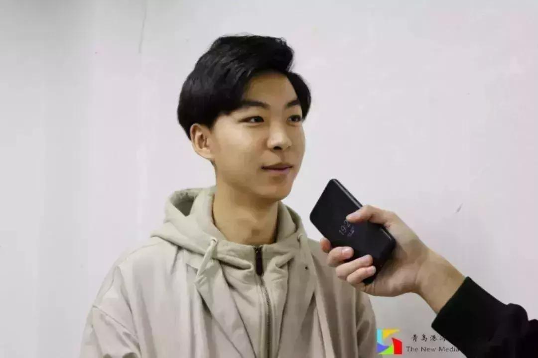 @港院姑娘|你的笑像西瓜最中间那一勺的口感，甜到我的心坎里！