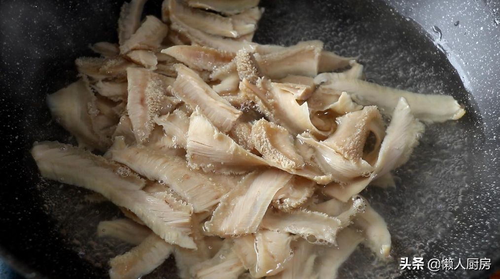 青红辣椒炒牛肚,花了23块钱买的菜