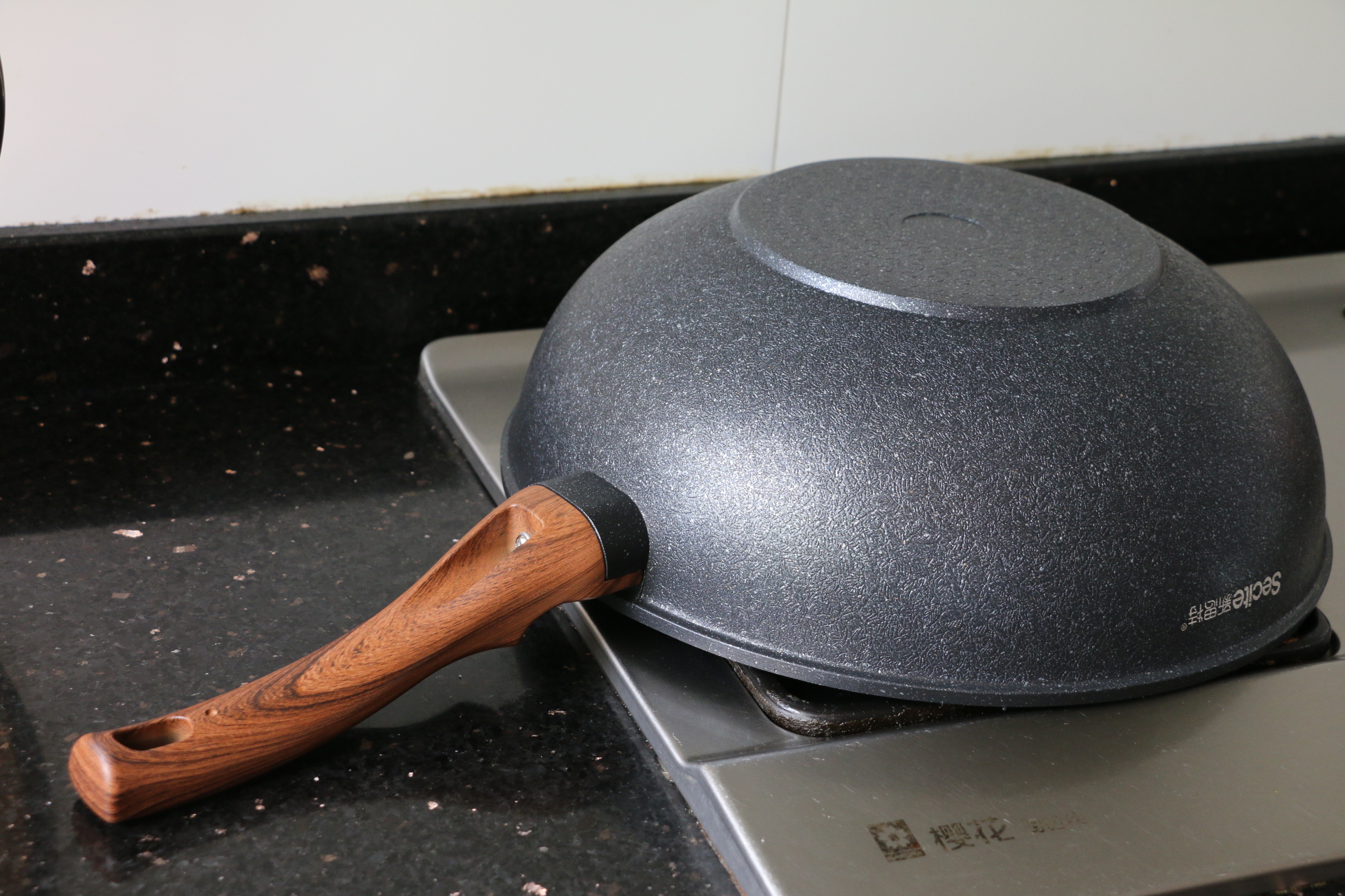 炒菜是铁锅好还是带涂层的好,炒菜是铁锅好还是铝锅好