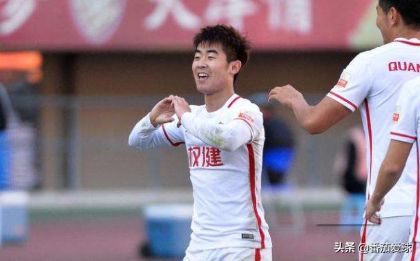 中超郑达伦近况,郑达伦单臂上场